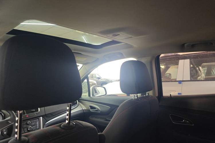 Used Buick Encore 2015 1.4T Automatic Two-Wheel Drive Urban Elite Version Headliner