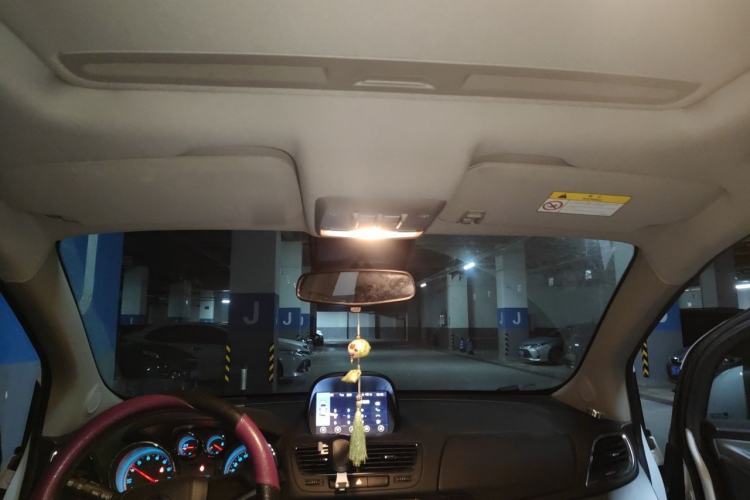 Used Buick Encore 2015 1.4T Automatic Two-Wheel Drive Urban Elite Version Headliner