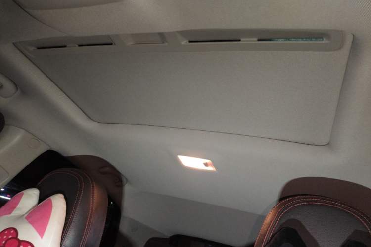 Used Buick Encore 2015 1.4T Automatic Two-Wheel Drive Urban Elite Version Headliner