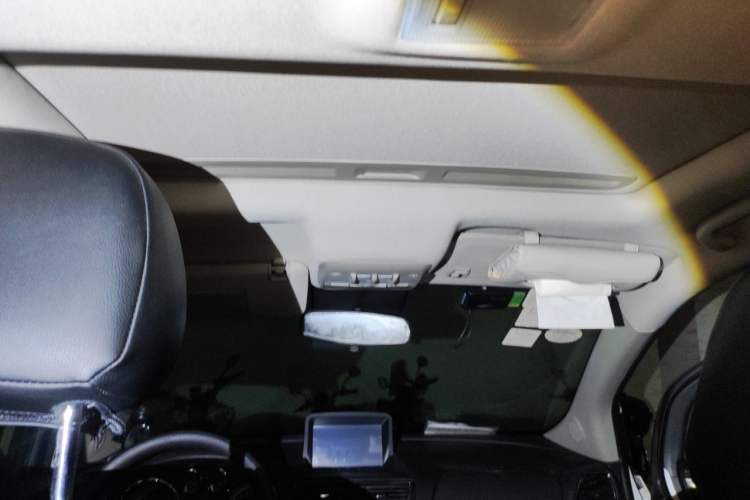 Used Buick Encore 2015 1.4T Automatic Two-Wheel Drive Urban Elite Version Headliner