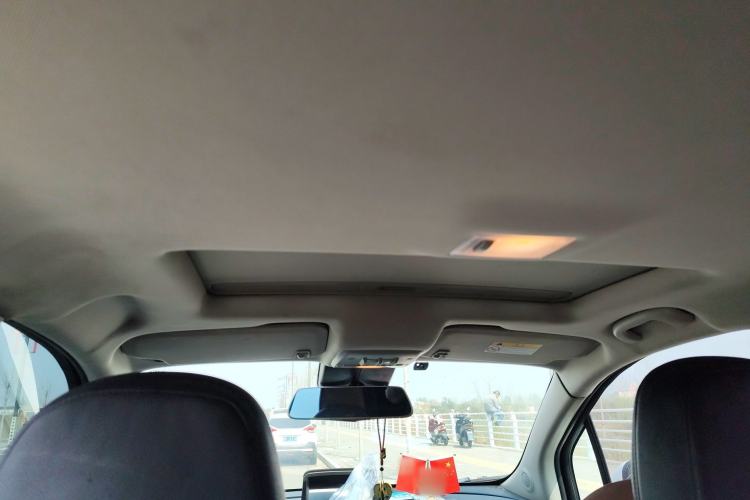 Used Buick Encore 2015 1.4T Automatic Two-Wheel Drive Urban Elite Version Headliner