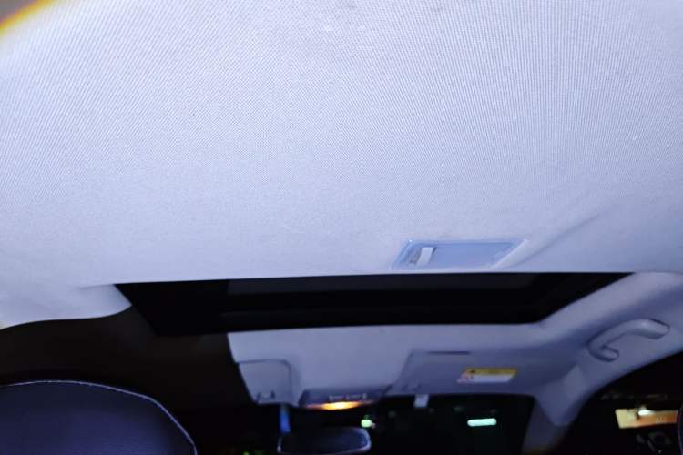 Used Buick Encore 2015 1.4T Automatic Two-Wheel Drive Urban Elite Version Headliner