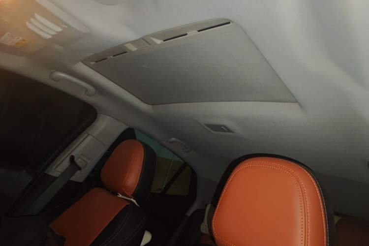 Used Buick Encore 2015 1.4T Automatic Two-Wheel Drive Urban Elite Version Headliner