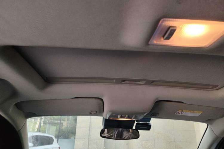 Used Buick Encore 2015 1.4T Automatic Two-Wheel Drive Urban Elite Version Headliner