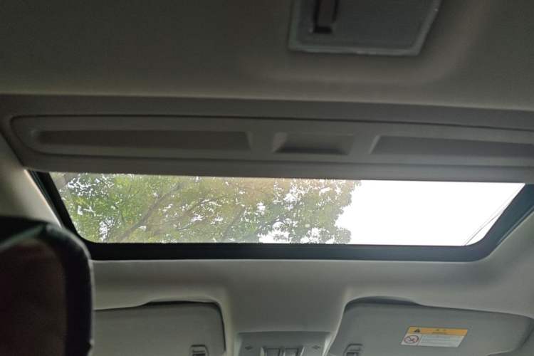 Used Buick Encore 2015 1.4T Automatic Two-Wheel Drive Urban Elite Version Headliner