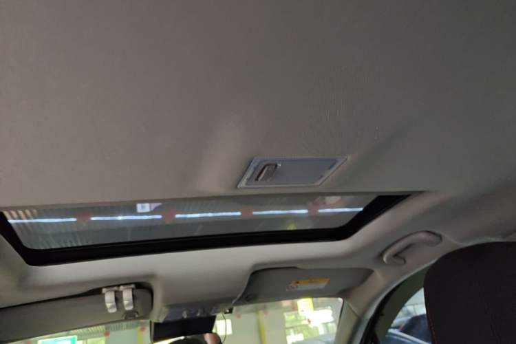 Used Buick Encore 2015 1.4T Automatic Two-Wheel Drive Urban Elite Version Headliner