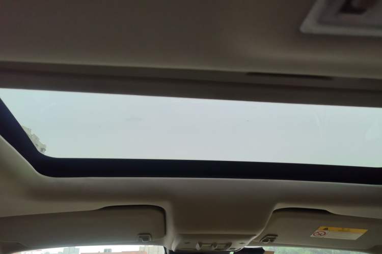 Used Buick Encore 2015 1.4T Automatic Two-Wheel Drive Urban Elite Version Headliner