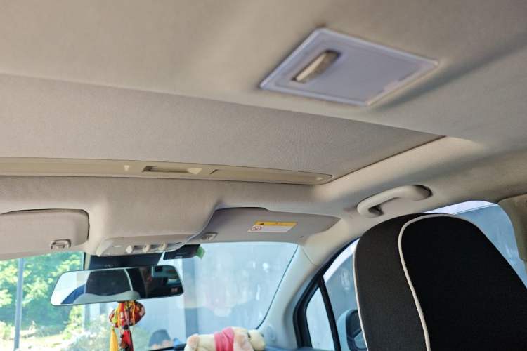Used Buick Encore 2015 1.4T Automatic Two-Wheel Drive Urban Elite Version Headliner