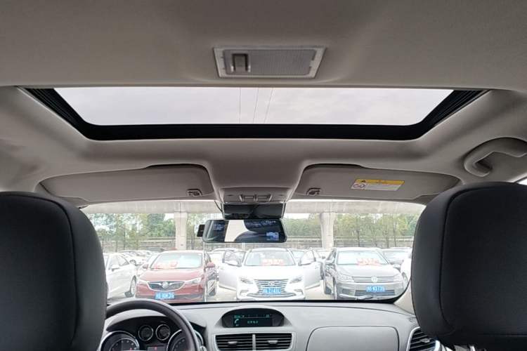 Used Buick Encore 2015 1.4T Automatic Two-Wheel Drive Urban Elite Version Headliner