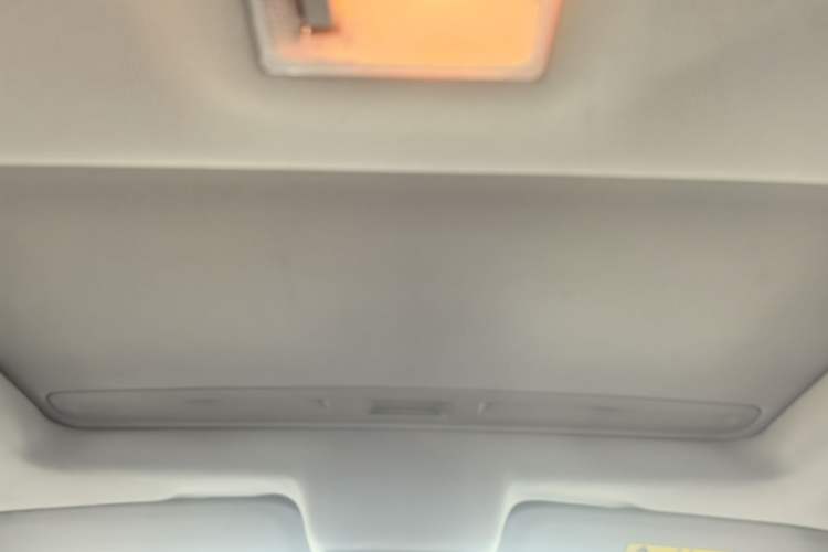 Used Buick Encore 2015 1.4T Automatic Two-Wheel Drive Urban Elite Version Headliner