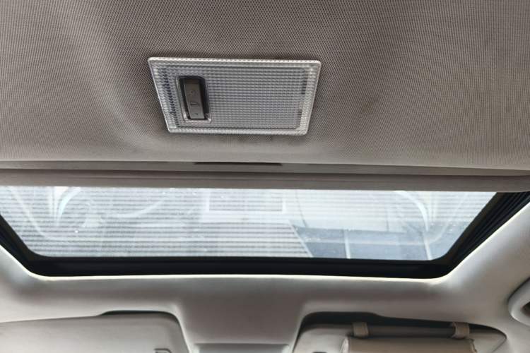 Used Buick Encore 2015 1.4T Automatic Two-Wheel Drive Urban Leading Model Headliner