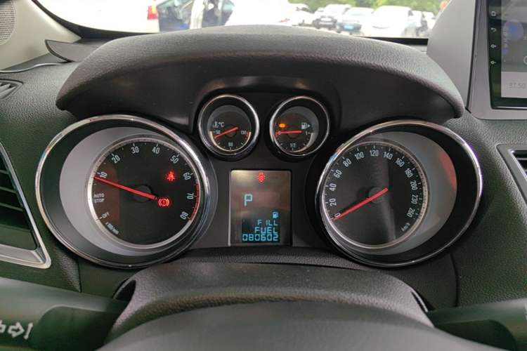 Used Buick Encore 2015 1.4T Automatic Two-Wheel Drive Urban Elite Version Instrument Cluster