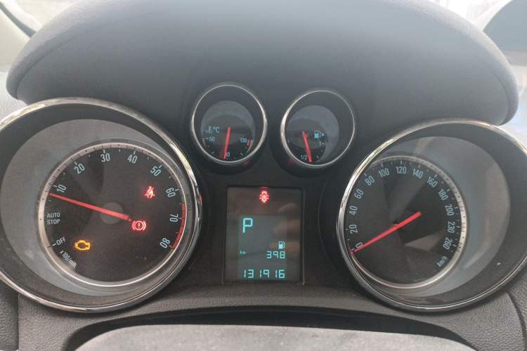 Used Buick Encore 2015 1.4T Automatic Two-Wheel Drive Urban Elite Version Instrument Cluster