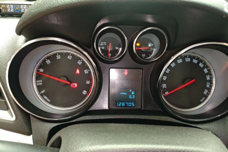 Used Buick Encore 2015 1.4T Manual Two-Wheel Drive Urban Advanced Model Instrument Cluster