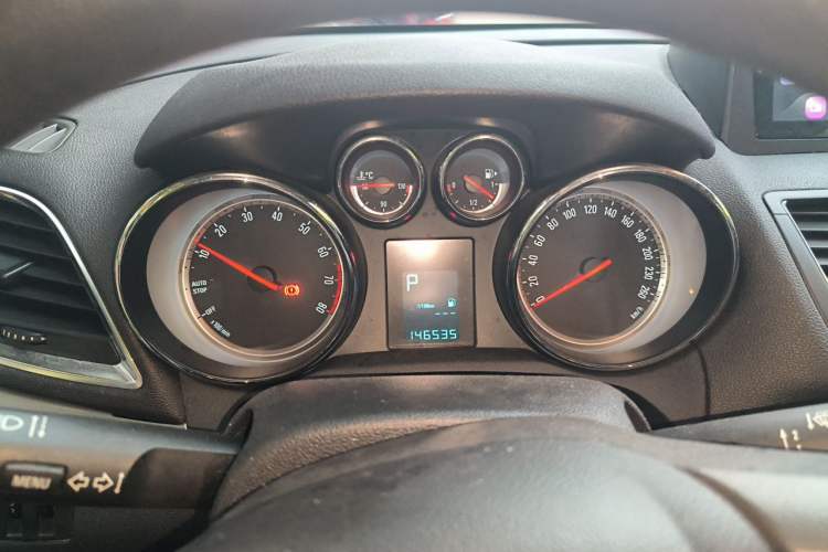 Used Buick Encore 2015 1.4T Automatic Two-Wheel Drive Urban Elite Version Instrument Cluster