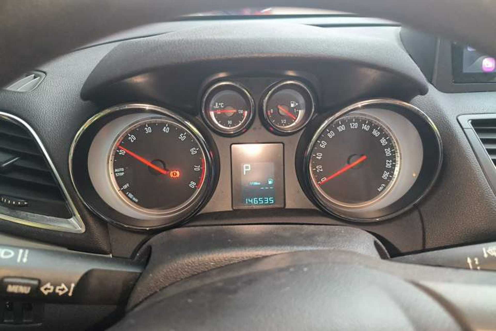 Used Buick Encore 2015 1.4T Automatic Two-Wheel Drive Urban Elite Version Instrument Cluster