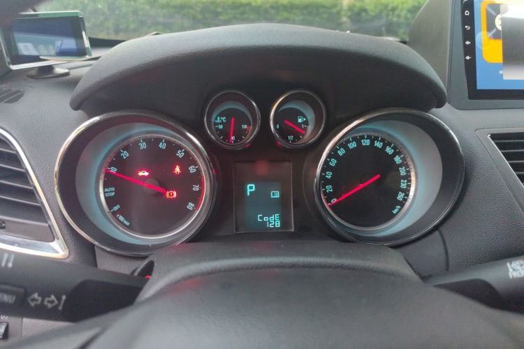 Used Buick Encore 2015 1.4T Automatic Two-Wheel Drive Urban Elite Version Instrument Cluster
