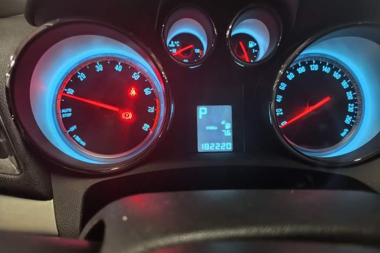 Used Buick Encore 2015 1.4T Automatic Two-Wheel Drive Urban Elite Version Instrument Cluster
