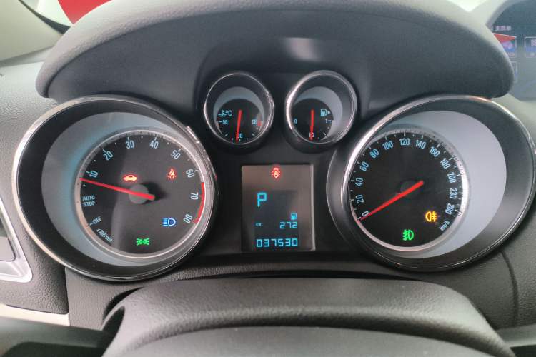 Used Buick Encore 2015 1.4T Automatic Two-Wheel Drive Urban Elite Version Instrument Cluster