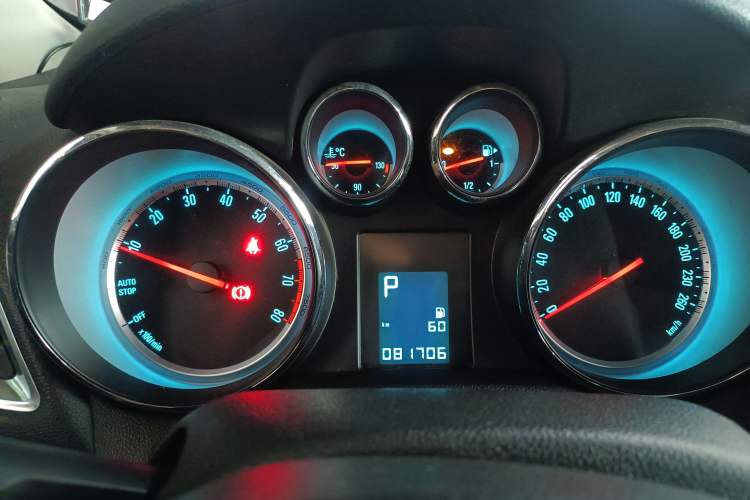 Used Buick Encore 2015 1.4T Automatic Two-Wheel Drive Urban Elite Version Instrument Cluster