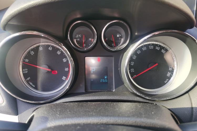 Used Buick Encore 2015 1.4T Automatic Two-Wheel Drive Urban Elite Version Instrument Cluster