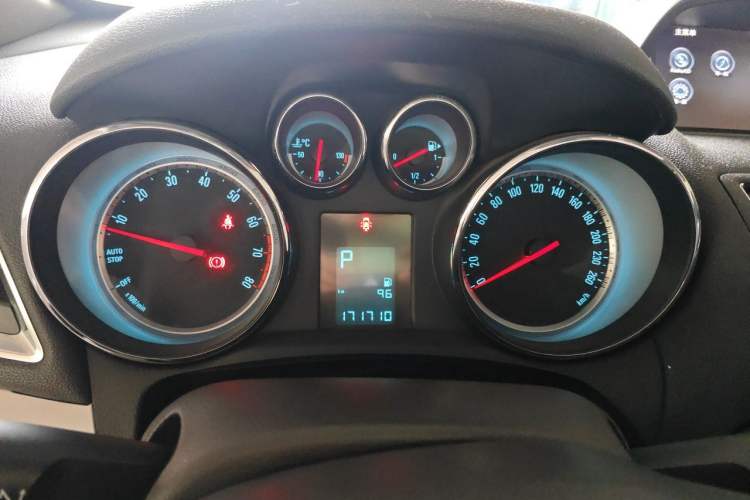 Used Buick Encore 2015 1.4T Automatic Two-Wheel Drive Urban Elite Version Instrument Cluster