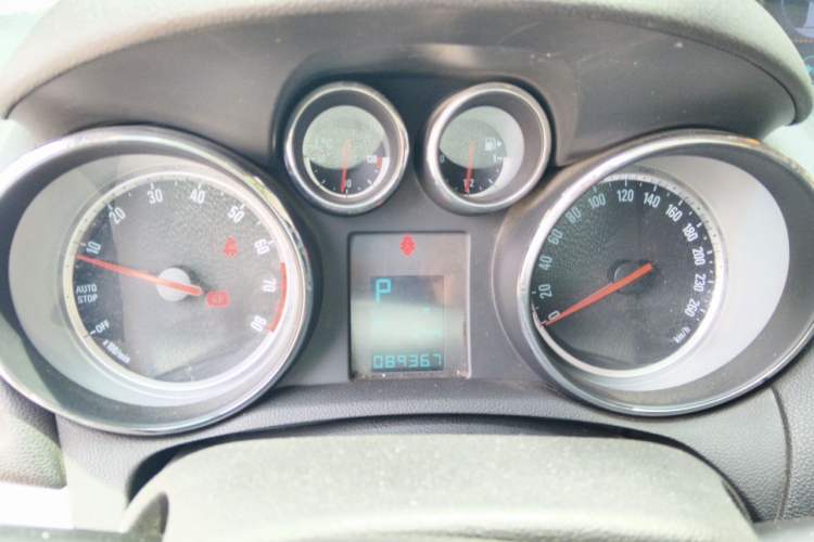 Used Buick Encore 2015 1.4T Automatic Two-Wheel Drive Urban Elite Version Instrument Cluster