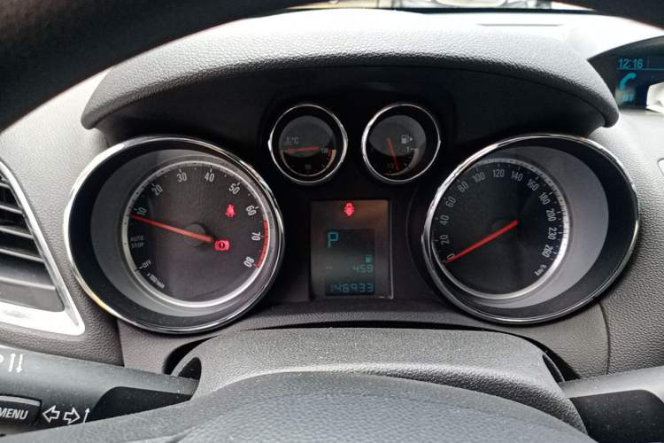 Used Buick Encore 2015 1.4T Automatic Two-Wheel Drive Urban Elite Version Instrument Cluster