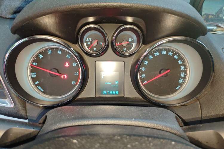 Used Buick Encore 2015 1.4T Automatic Two-Wheel Drive Urban Elite Version Instrument Cluster