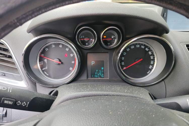 Used Buick Encore 2015 1.4T Automatic Two-Wheel Drive Urban Elite Version Instrument Cluster