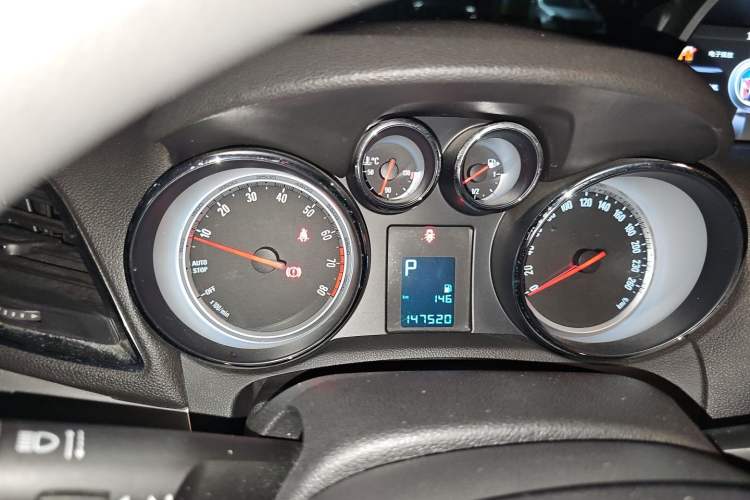 Used Buick Encore 2015 1.4T Automatic Two-Wheel Drive Urban Elite Version Instrument Cluster