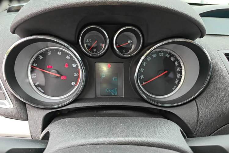 Used Buick Encore 2015 1.4T Automatic Two-Wheel Drive Urban Elite Version Instrument Cluster