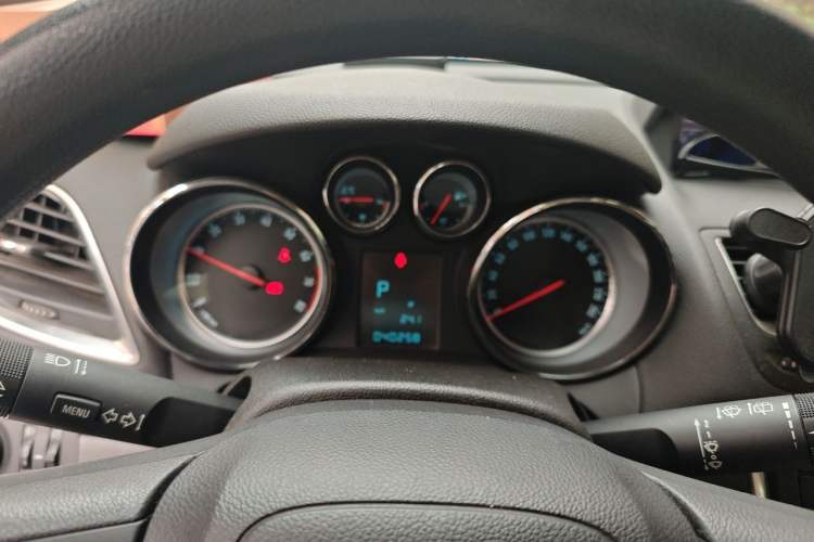 Used Buick Encore 2015 1.4T Automatic Two-Wheel Drive Urban Elite Version Instrument Cluster