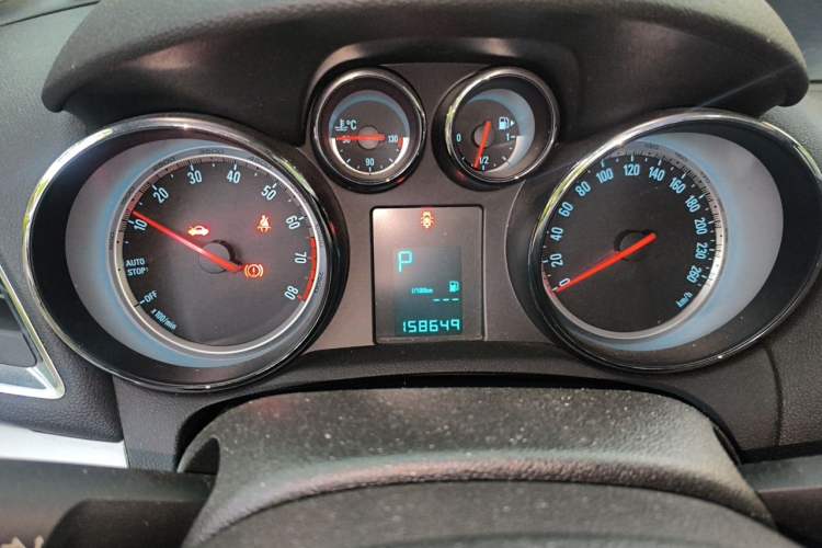 Used Buick Encore 2015 1.4T Automatic Two-Wheel Drive Urban Elite Version Instrument Cluster