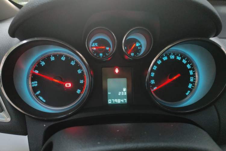 Used Buick Encore 2015 1.4T Manual Two-Wheel Drive Urban Advanced Model Instrument Cluster