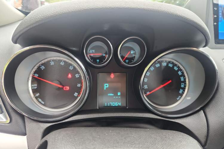 Used Buick Encore 2015 1.4T Automatic Two-Wheel Drive Urban Elite Version Instrument Cluster