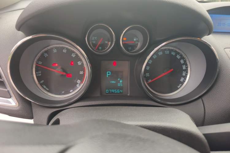 Used Buick Encore 2015 1.4T Automatic Two-Wheel Drive Urban Elite Version Instrument Cluster