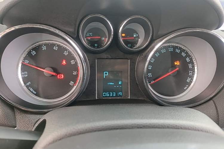Used Buick Encore 2015 1.4T Automatic Two-Wheel Drive Urban Elite Version Instrument Cluster