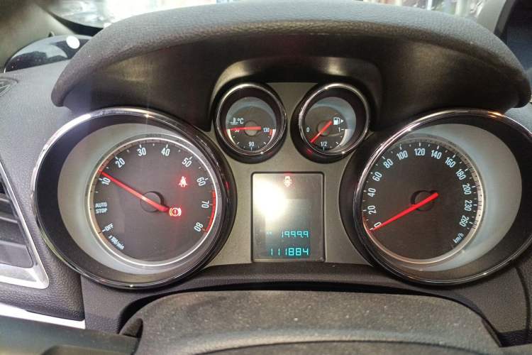 Used Buick Encore 2015 1.4T Automatic Two-Wheel Drive Urban Elite Version Instrument Cluster