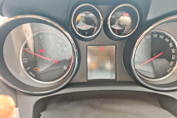 Used Buick Encore 2015 1.4T Automatic Two-Wheel Drive Urban Elite Version Instrument Cluster