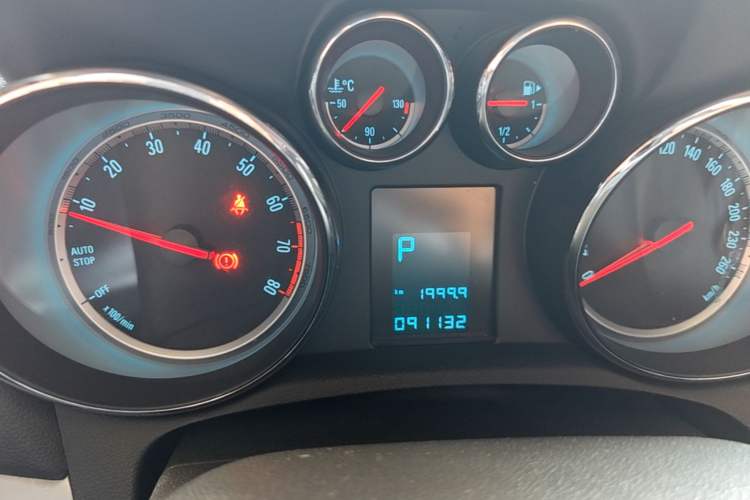 Used Buick Encore 2015 1.4T Automatic Two-Wheel Drive Urban Elite Version Instrument Cluster