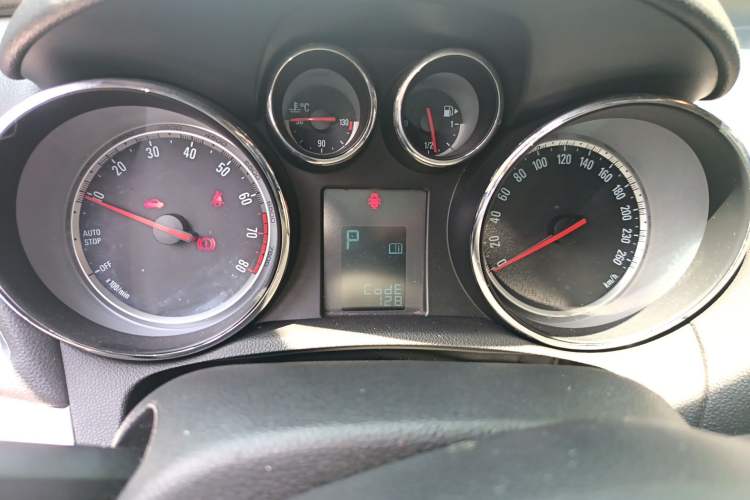Used Buick Encore 2015 1.4T Automatic Two-Wheel Drive Urban Elite Version Instrument Cluster