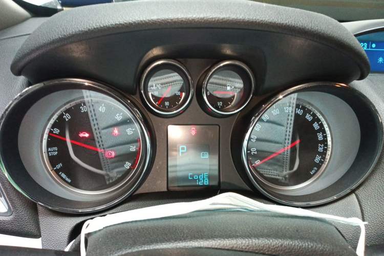 Used Buick Encore 2015 1.4T Automatic Two-Wheel Drive Urban Elite Version Instrument Cluster