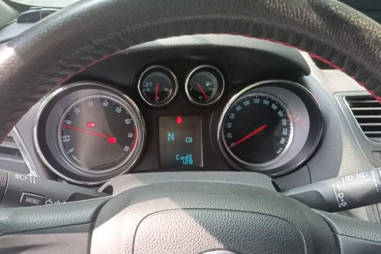 Used Buick Encore 2015 1.4T Automatic Two-Wheel Drive Urban Elite Version Instrument Cluster