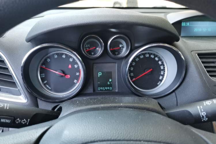 Used Buick Encore 2015 1.4T Automatic Two-Wheel Drive Urban Elite Version Instrument Cluster