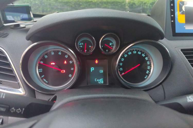 Used Buick Encore 2015 1.4T Automatic Two-Wheel Drive Urban Elite Version Instrument Cluster