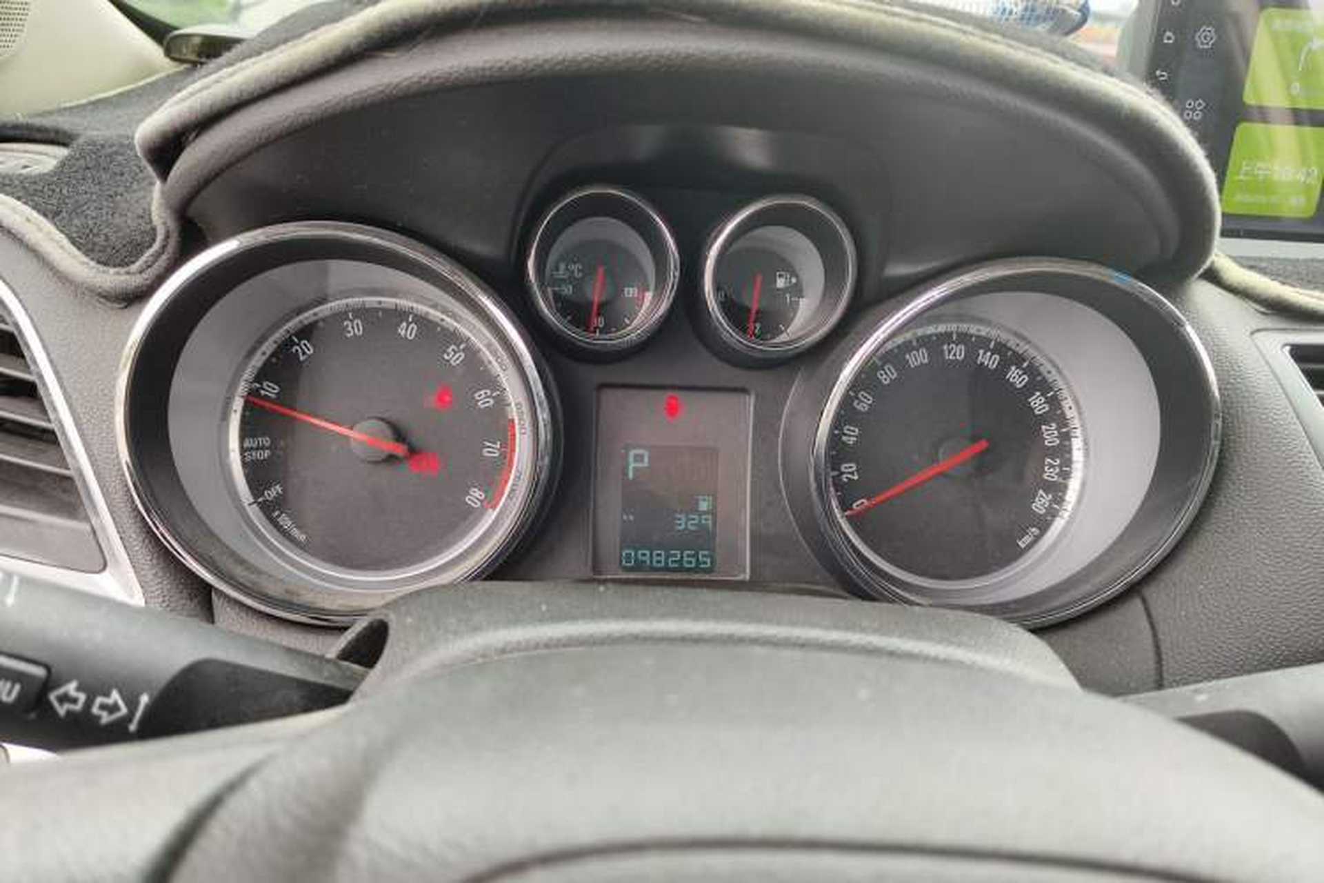 Used Buick Encore 2015 1.4T Automatic Two-Wheel Drive Urban Elite Version Instrument Cluster