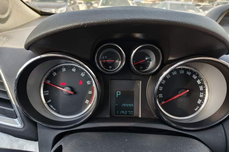 Used Buick Encore 2015 1.4T Automatic Two-Wheel Drive Urban Elite Version Instrument Cluster