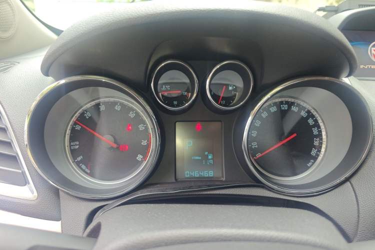 Used Buick Encore 2015 1.4T Automatic Two-Wheel Drive Urban Leading Model Instrument Cluster