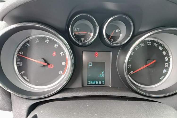 Used Buick Encore 2015 1.4T Automatic Two-Wheel Drive Urban Elite Version Instrument Cluster